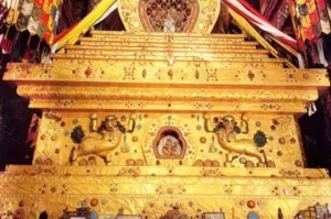 西藏本地回收古董家具厂（拉萨古董收购私人电话）